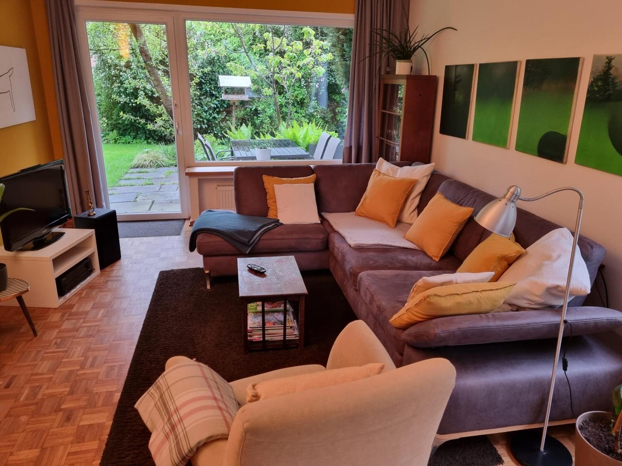 Stadtnahe Mit Garten Und Parkplatz